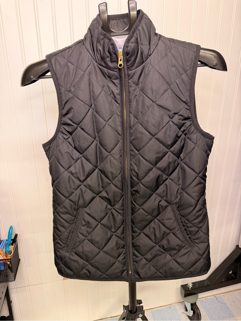 Old Navy Black Quilted Puffer Vest - Zipper Front